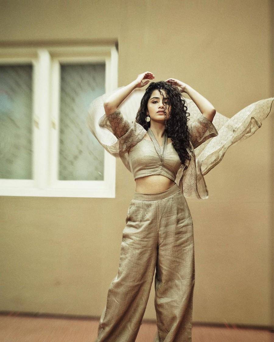 Anupama Parameswaran 9