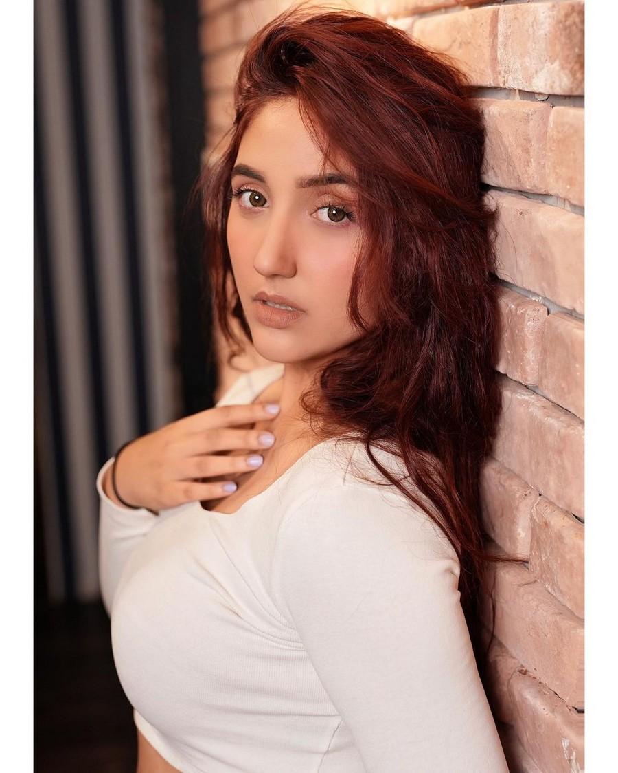 Ashnoor Kaur 12