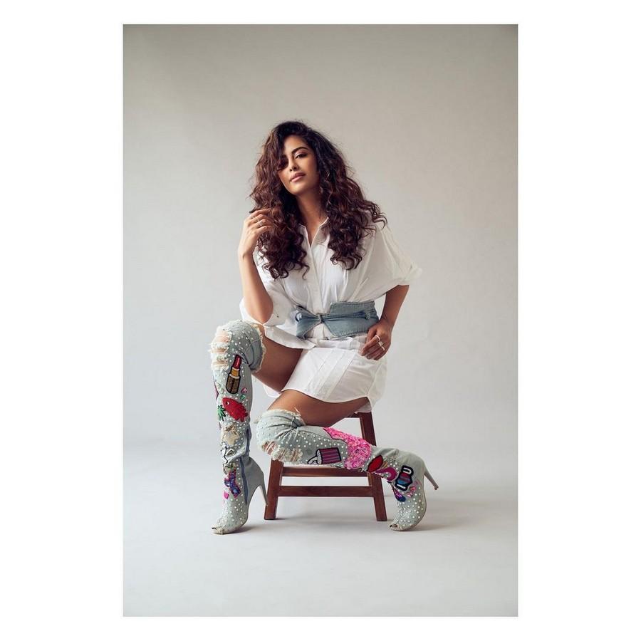 Avika Gor 4