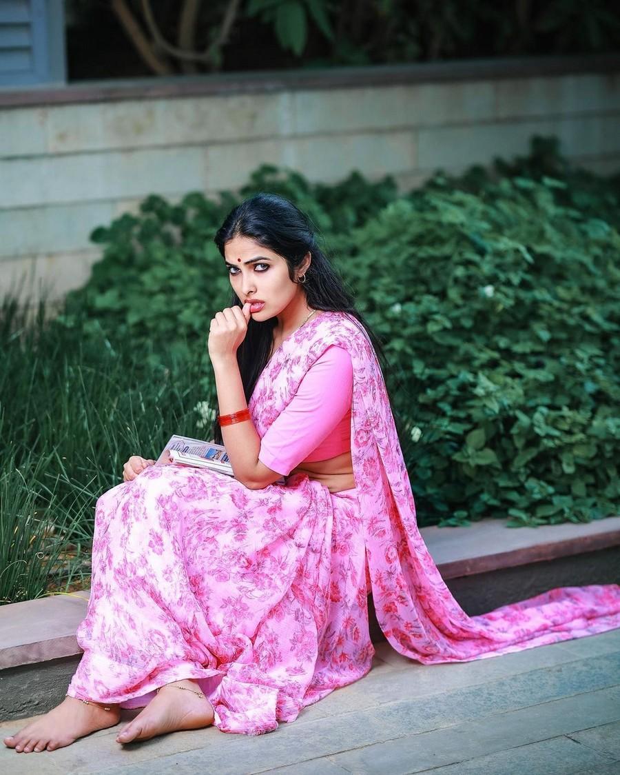 Divi Vadthya