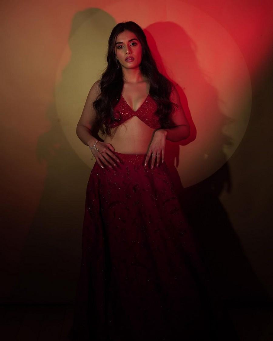 Divyansha Kaushik 6