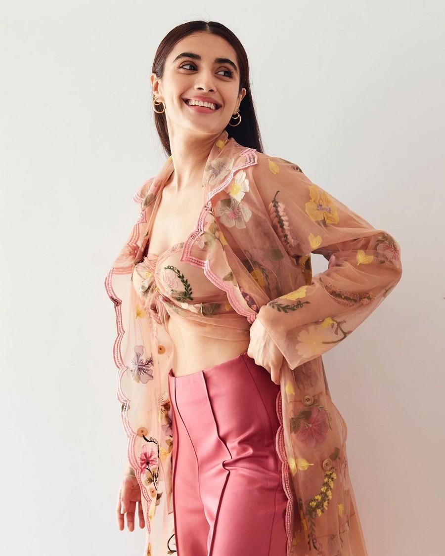 Divyansha Kaushik 8