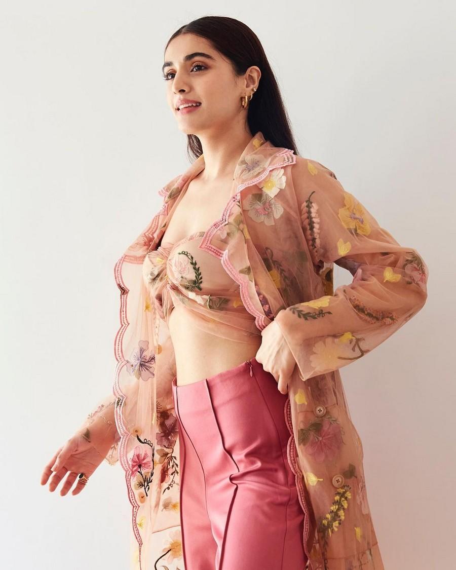 Divyansha Kaushik 9