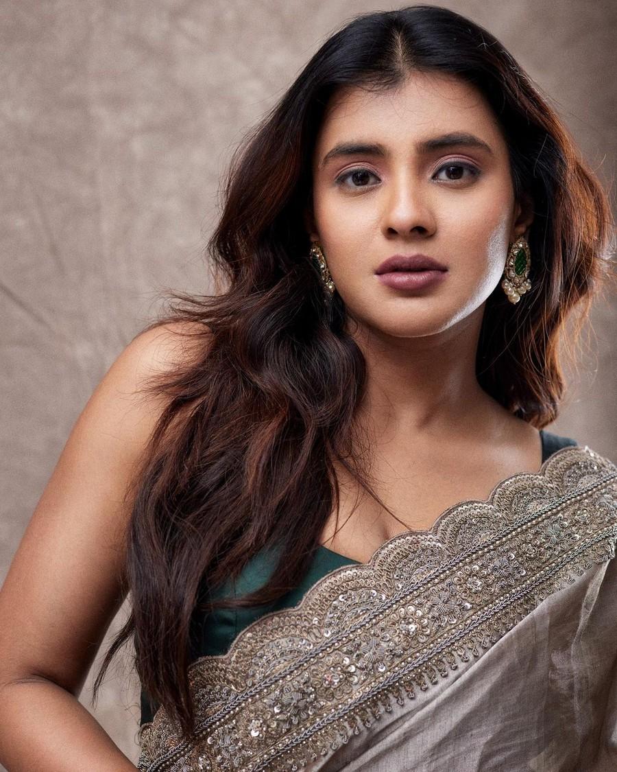 Hebah Patel 11
