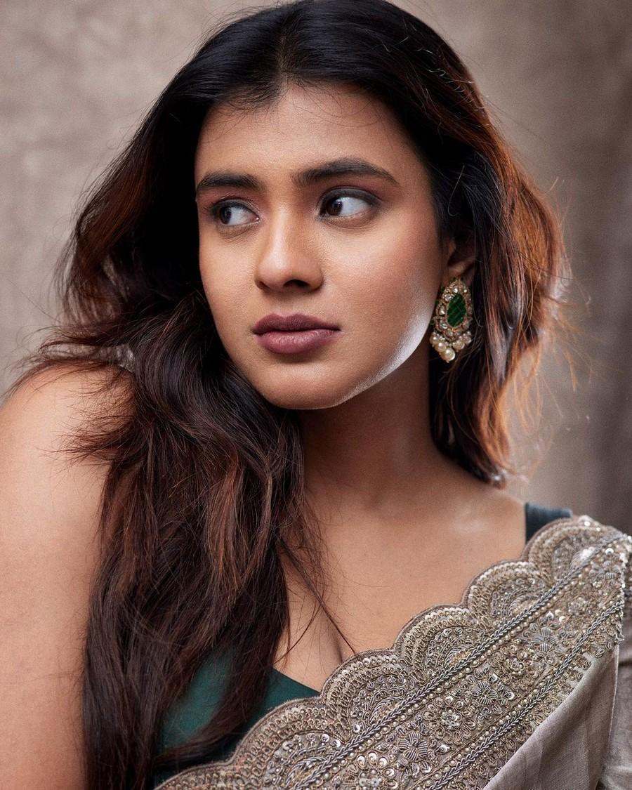 Hebah Patel 12