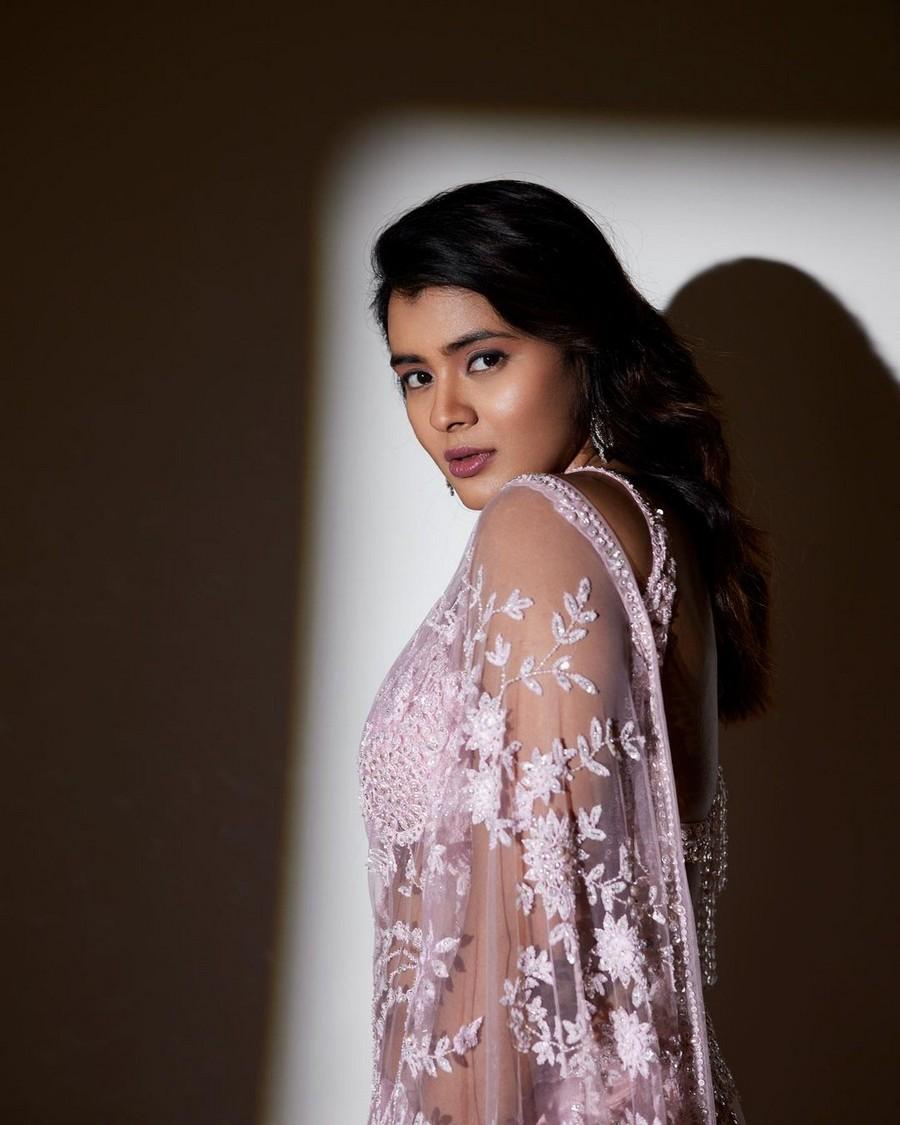 Hebah Patel 7