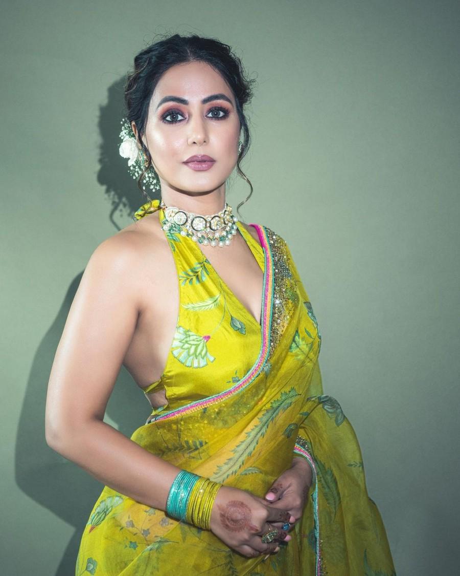 Hina Khan 23