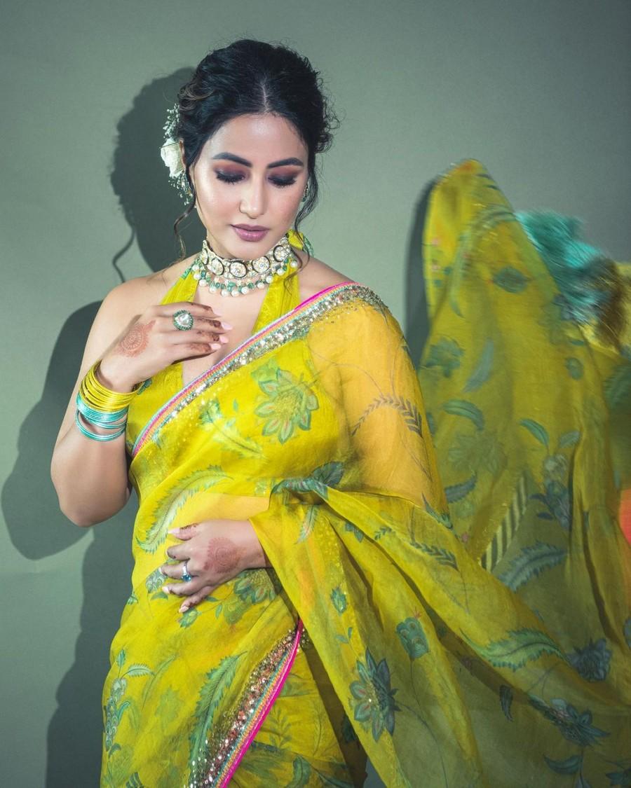 Hina Khan 9