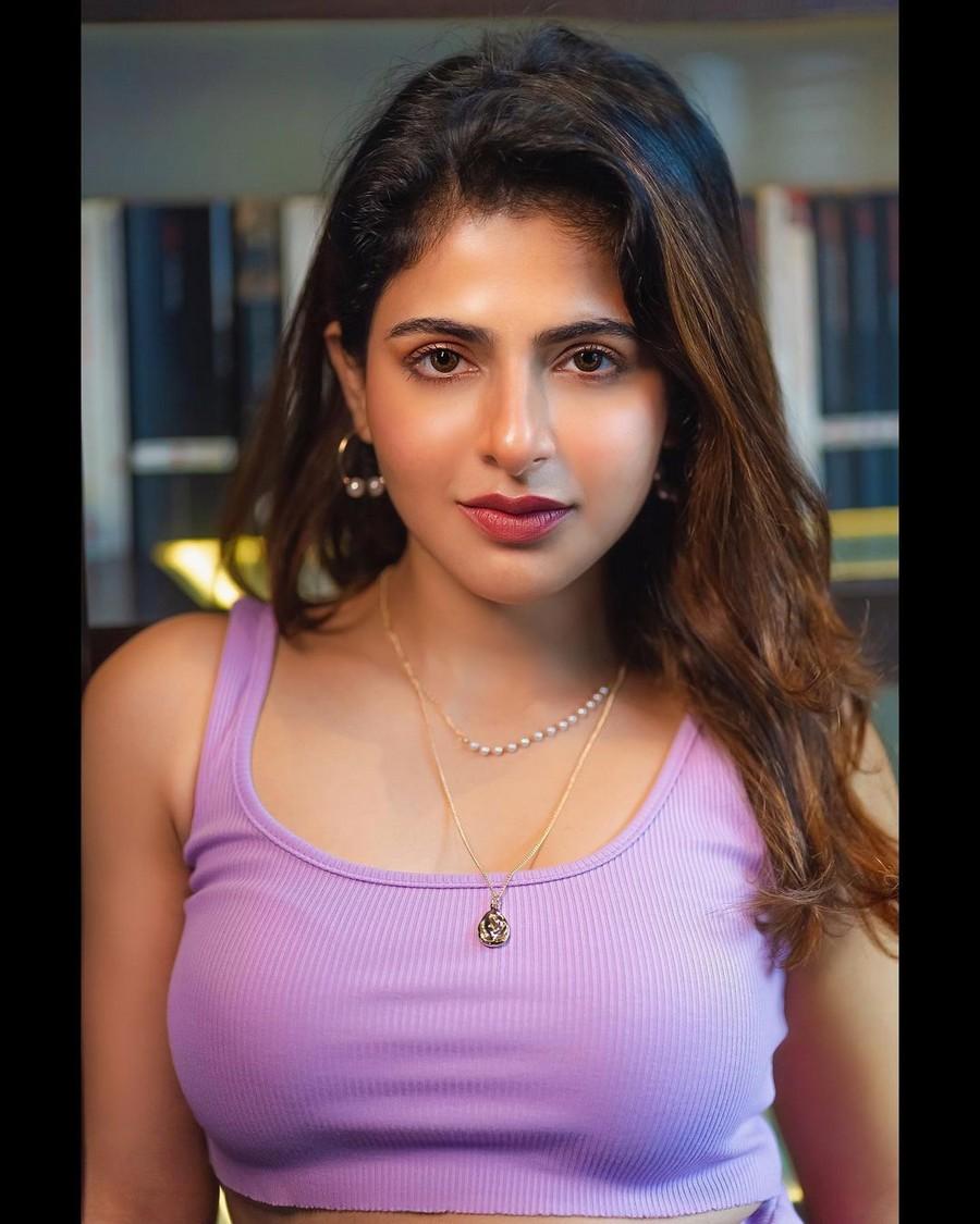 ISWARYA MENON 9