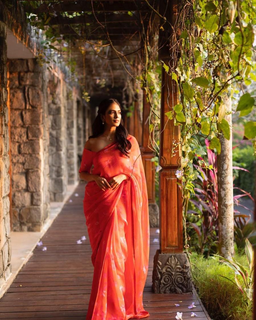 Malavika Mohanan 9