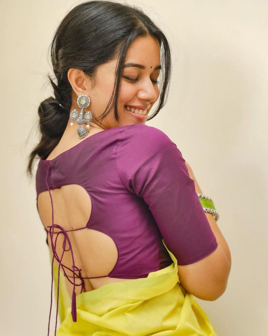 Mirnalini Ravi 9