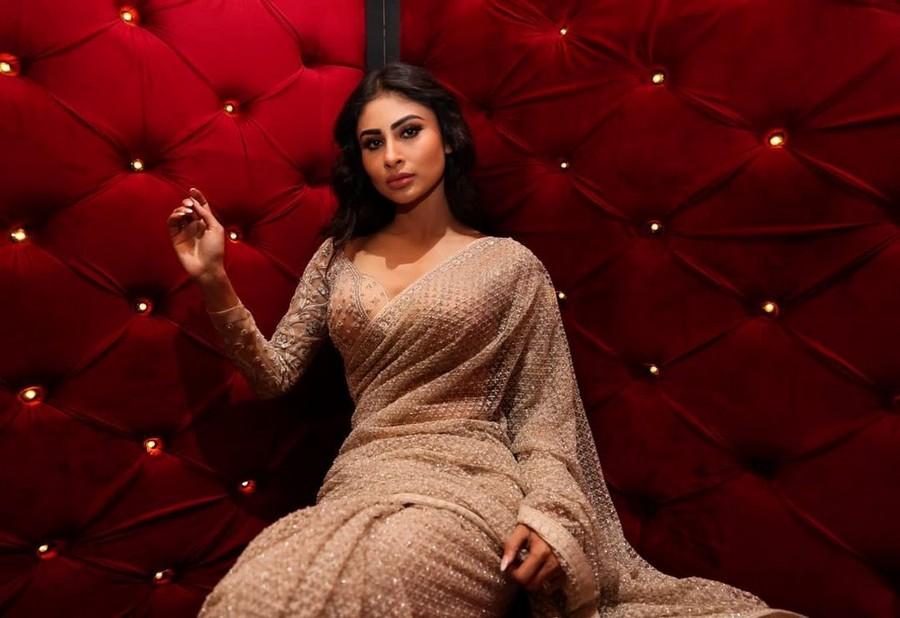 Mouni Roy 14