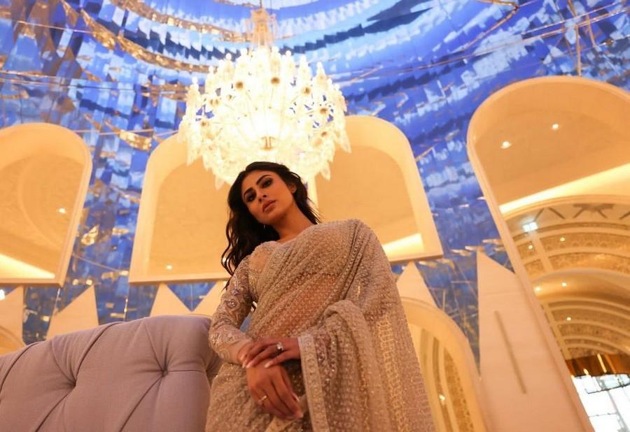 Mouni Roy 7