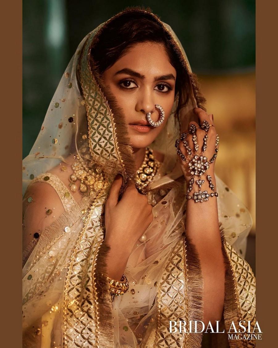 Mrunal Thakur 3