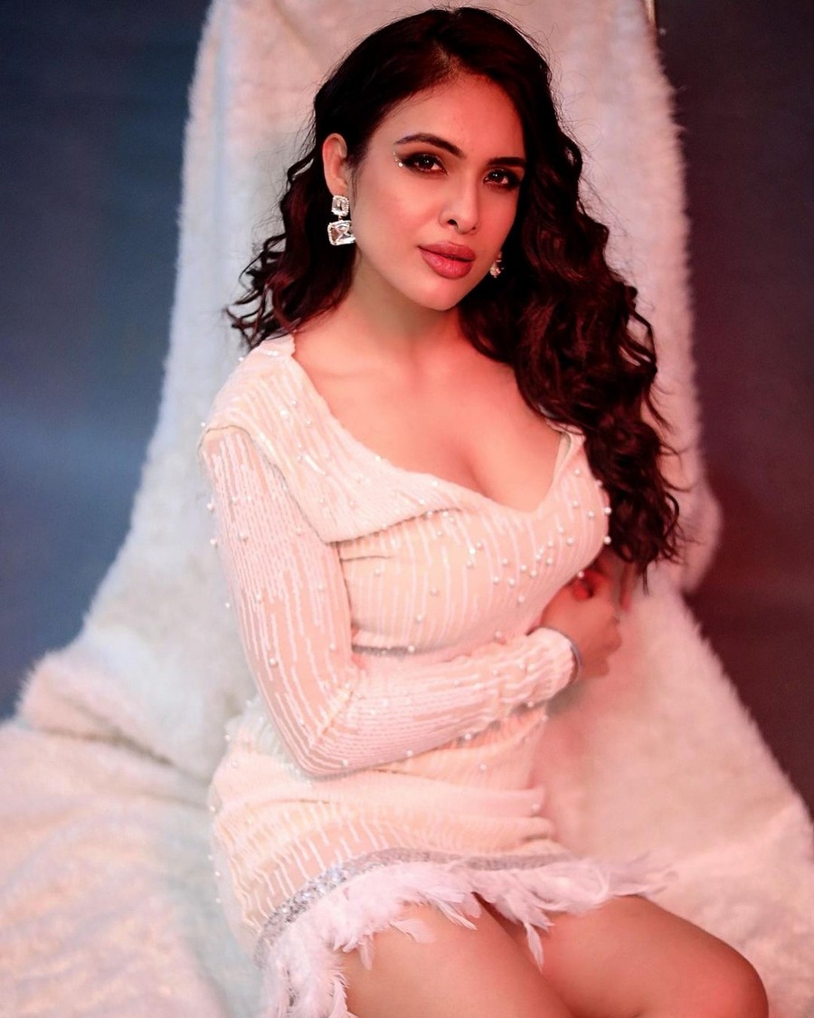 Nehhaa Malik 12