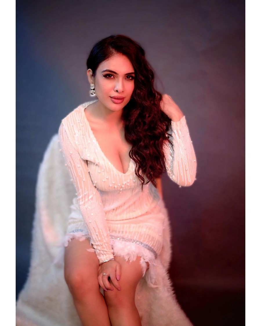 Nehhaa Malik 13