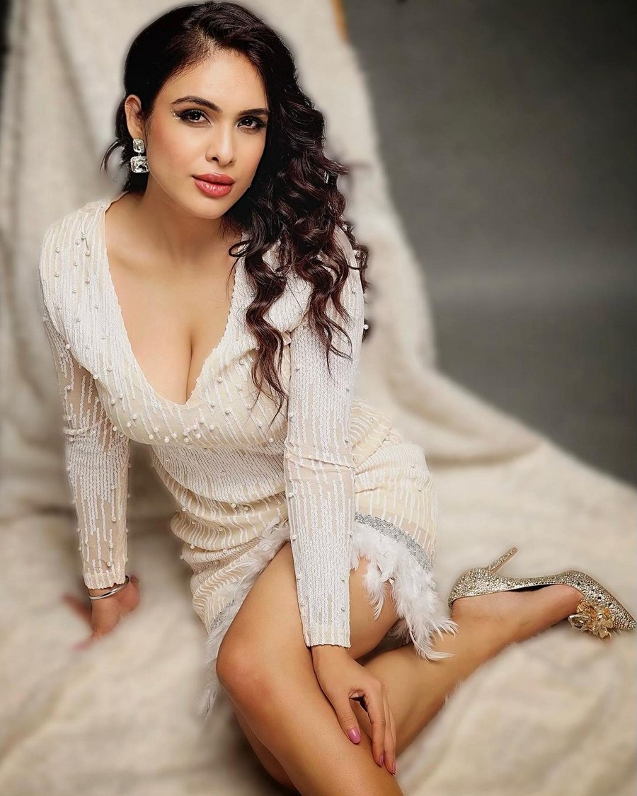 Nehhaa Malik 14