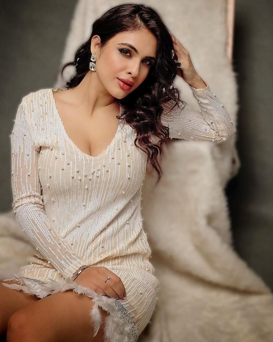Nehhaa Malik 8