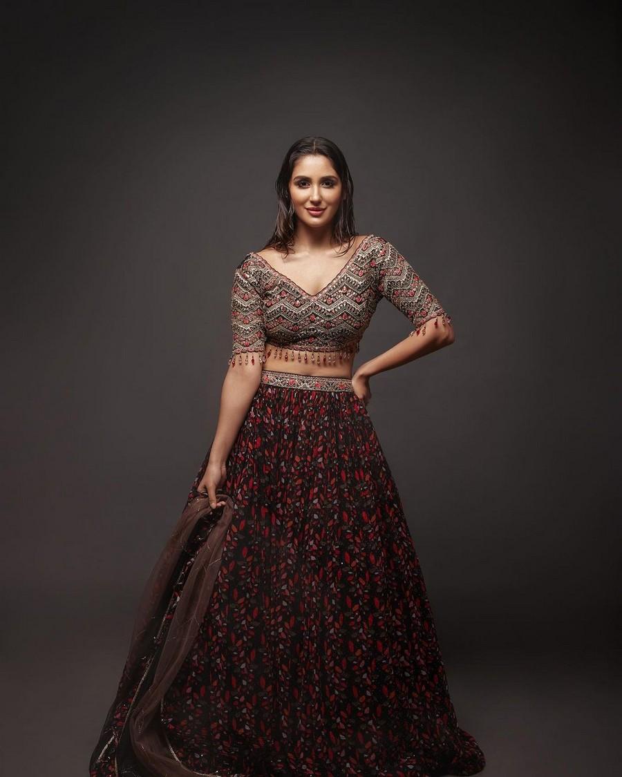 Nikita Dutta 8