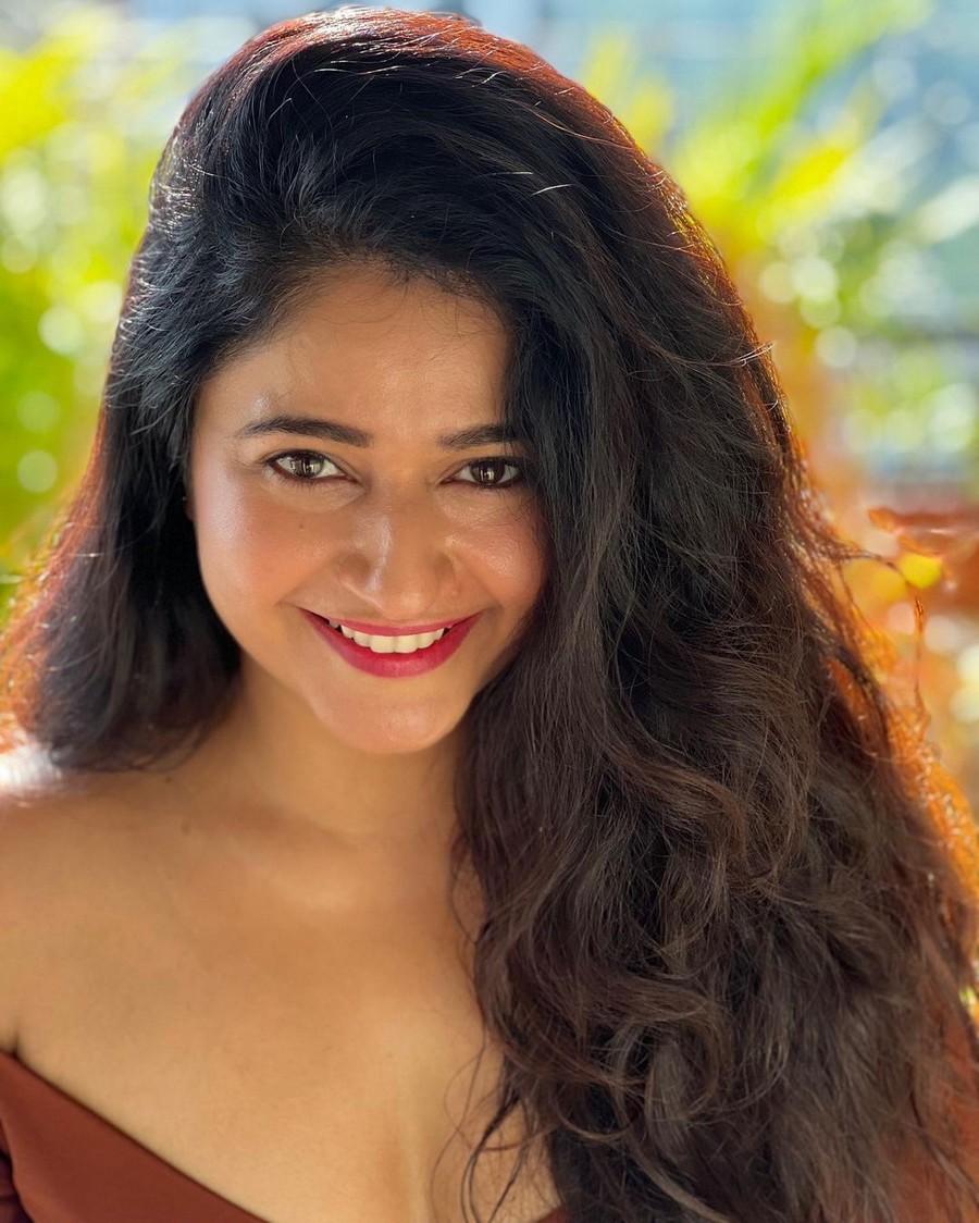 Poonam Bajwa 13
