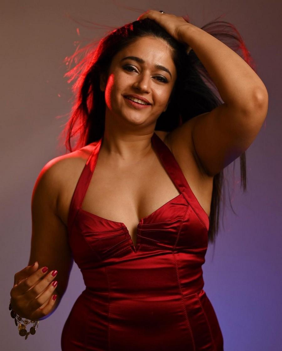 Poonam Bajwa 4