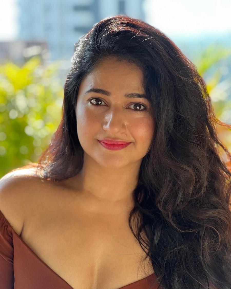 Poonam Bajwa 9
