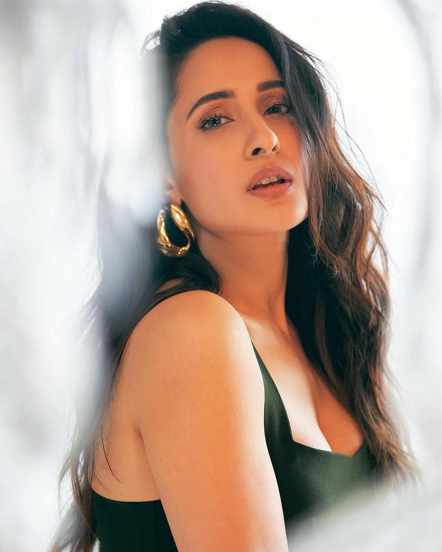 Pragya Jaiswal 3
