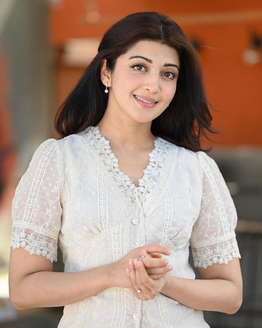 Pranita Subhash 10