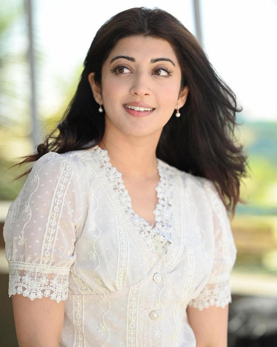 Pranita Subhash 12