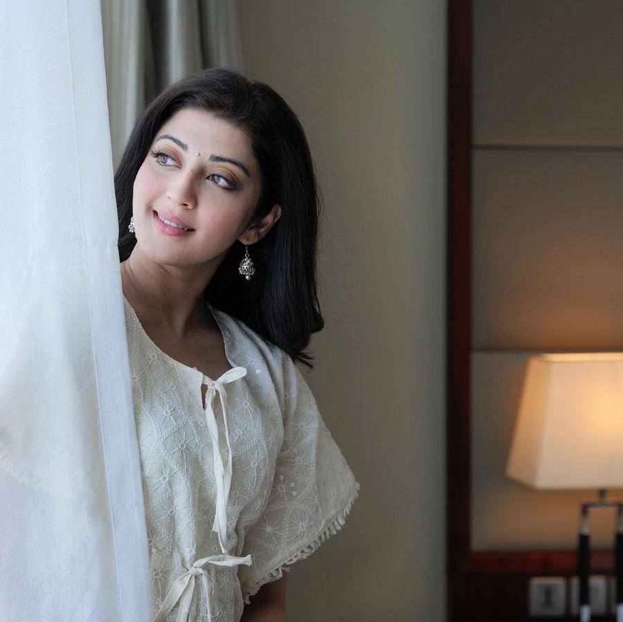 Pranita Subhash 4