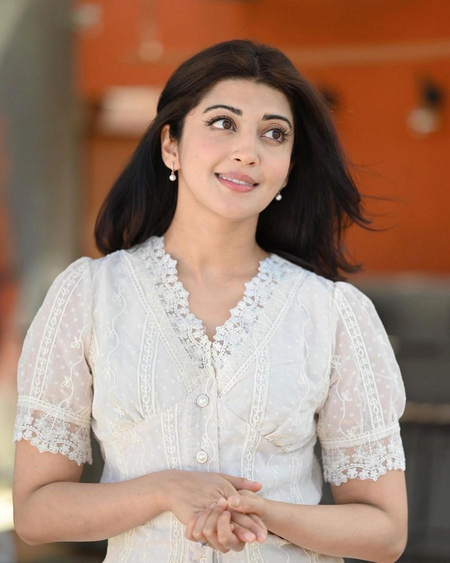 Pranita Subhash 8