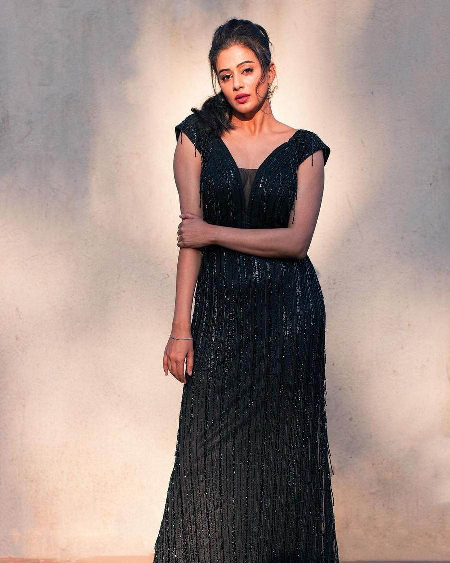 Priya Mani 6