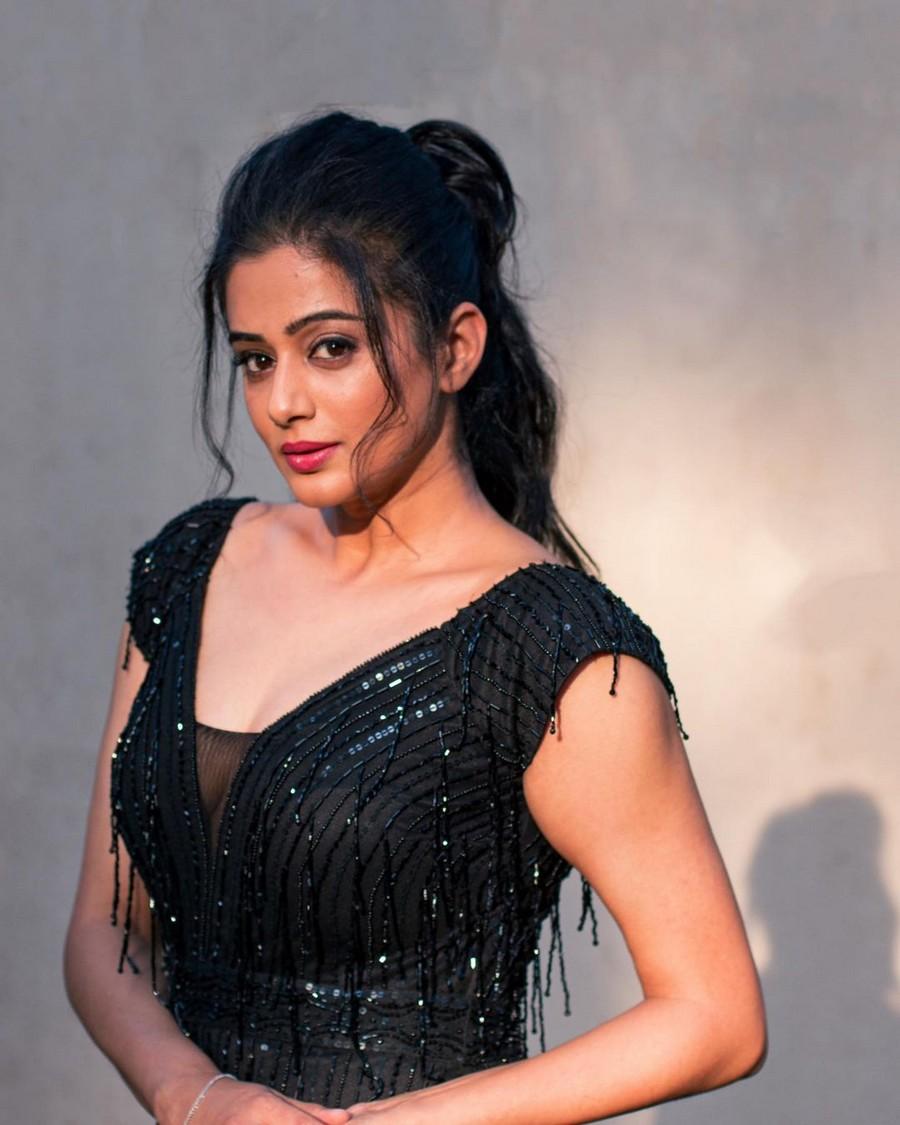 Priya Mani 8
