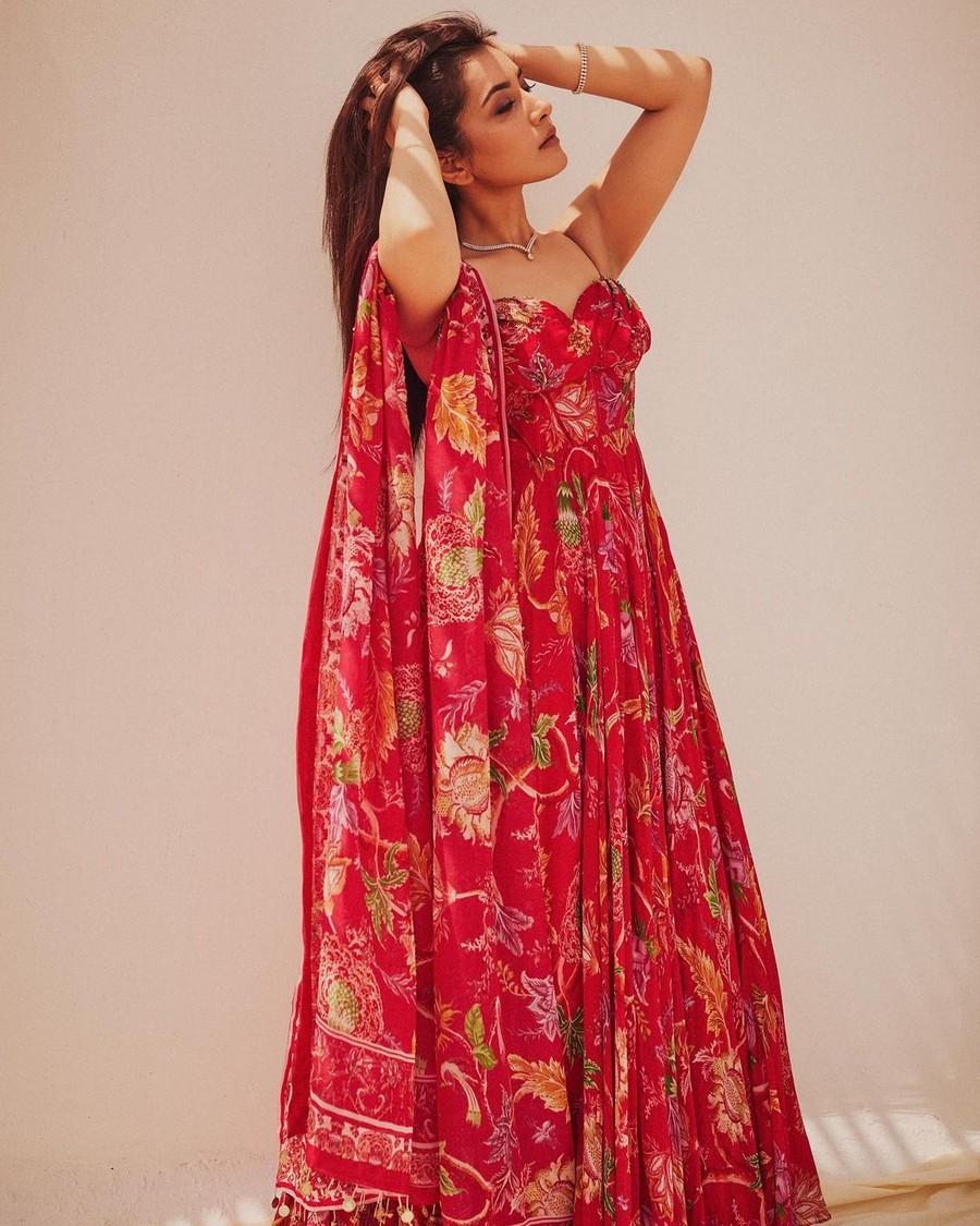 Raashii Khanna 7