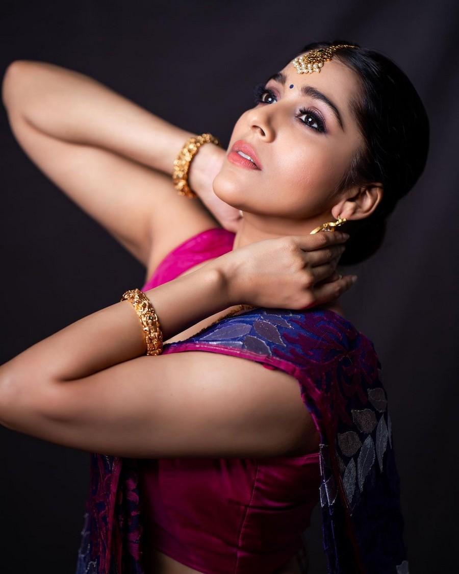 Rashmi Gautam 4