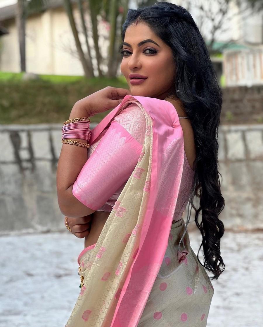 Reshma Pasupuleti 4
