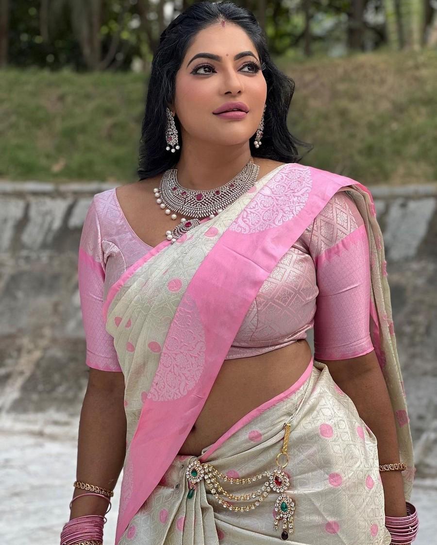 Reshma Pasupuleti 8