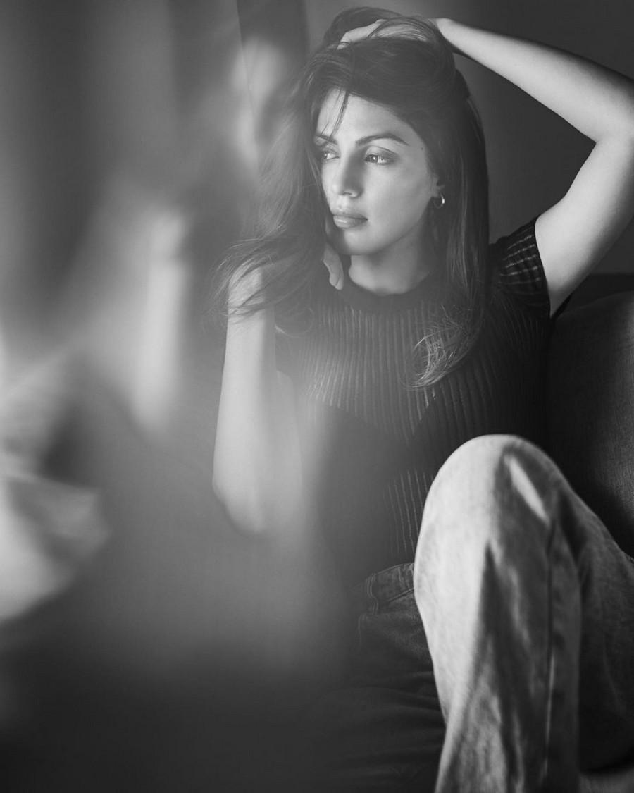 Rhea Chakraborty 9