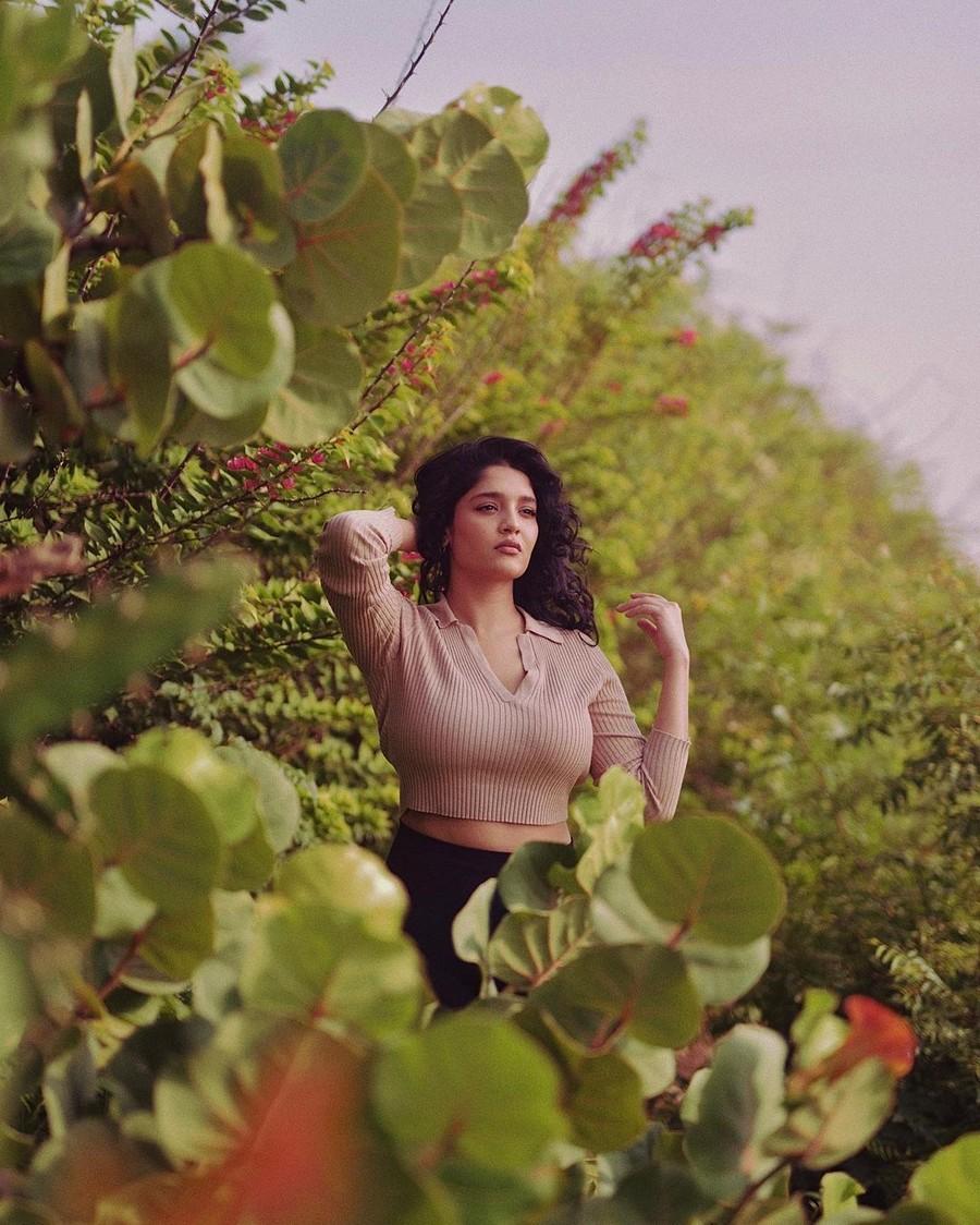 Ritika Singh 5