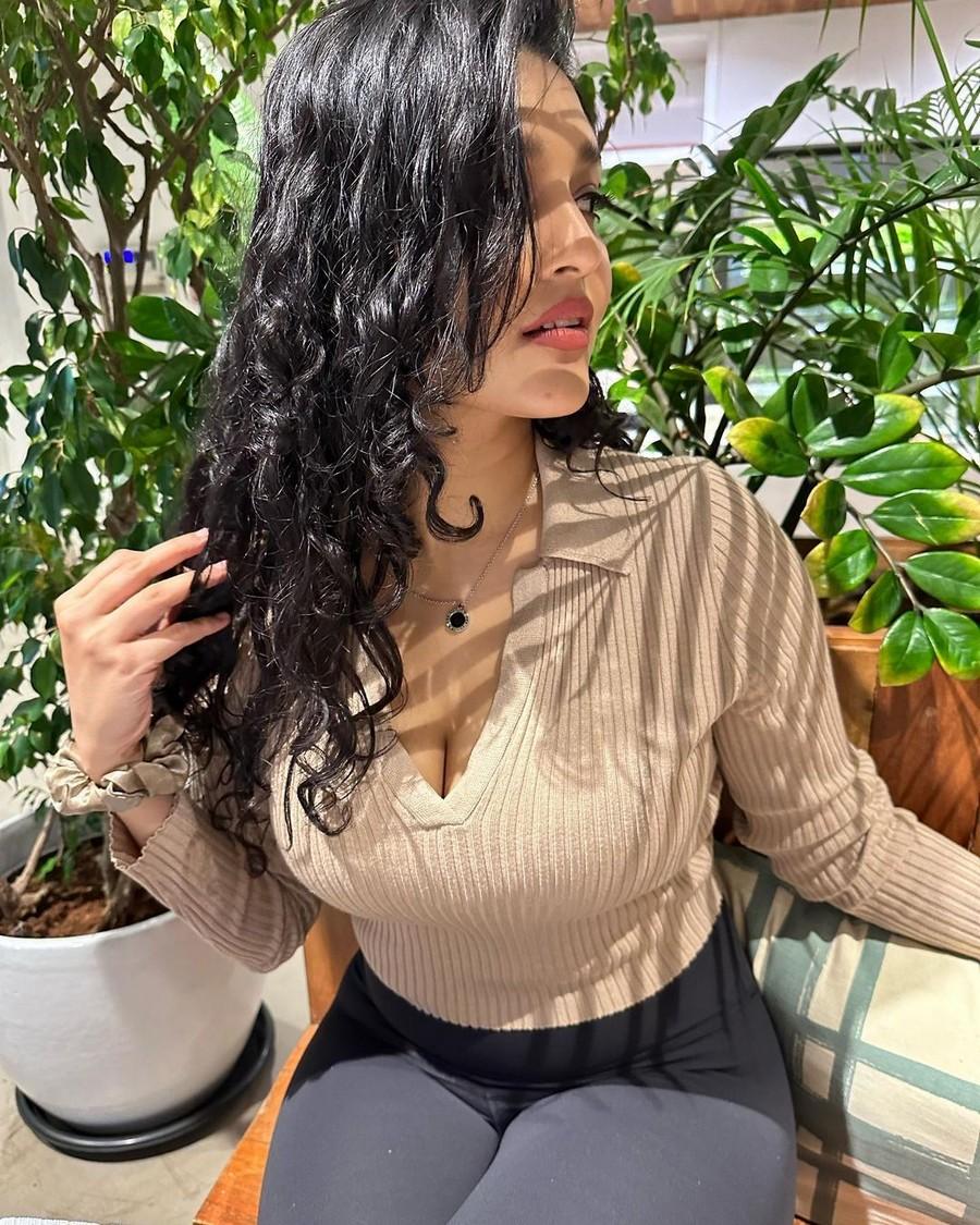 Ritika Singh 7