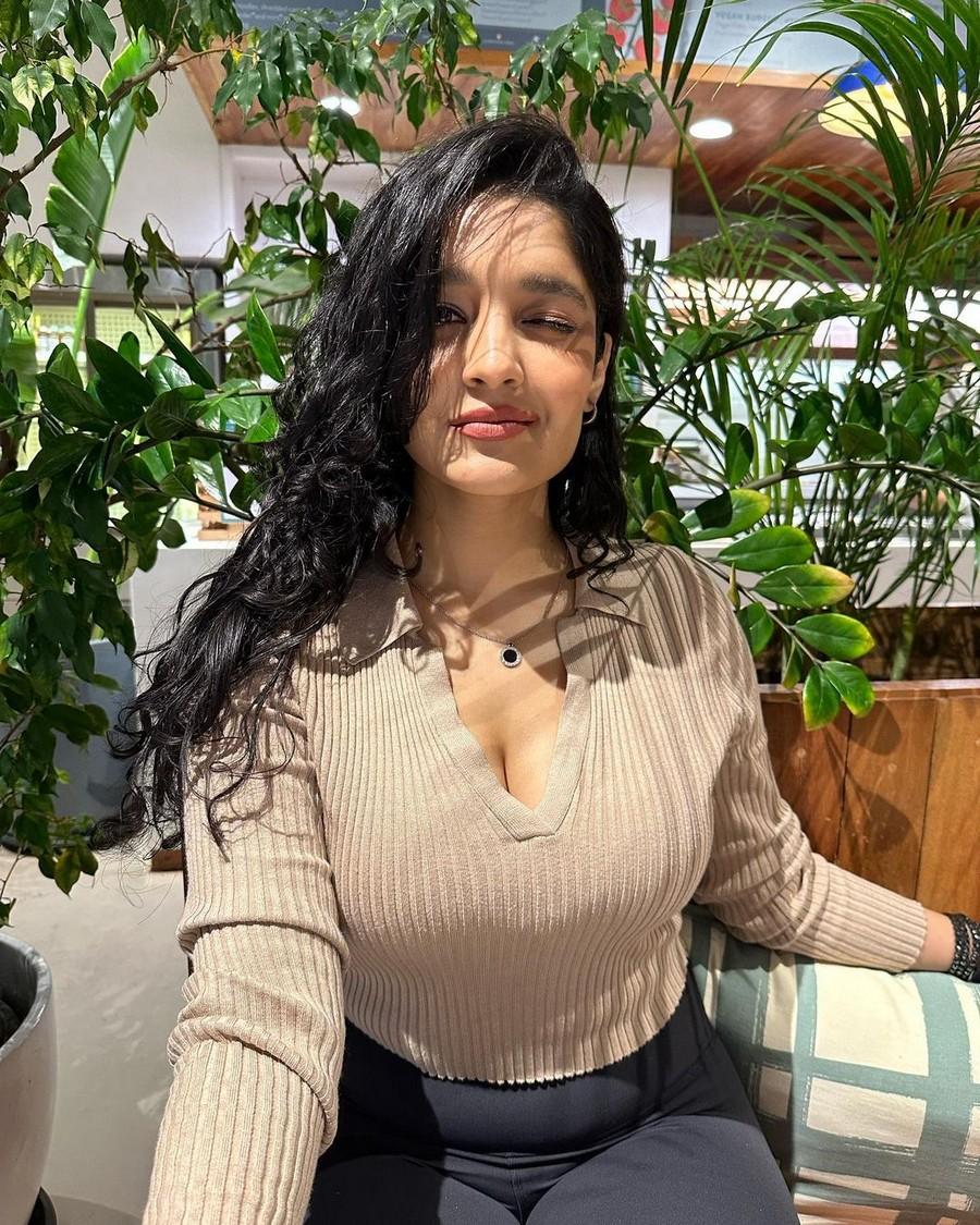 Ritika Singh 8