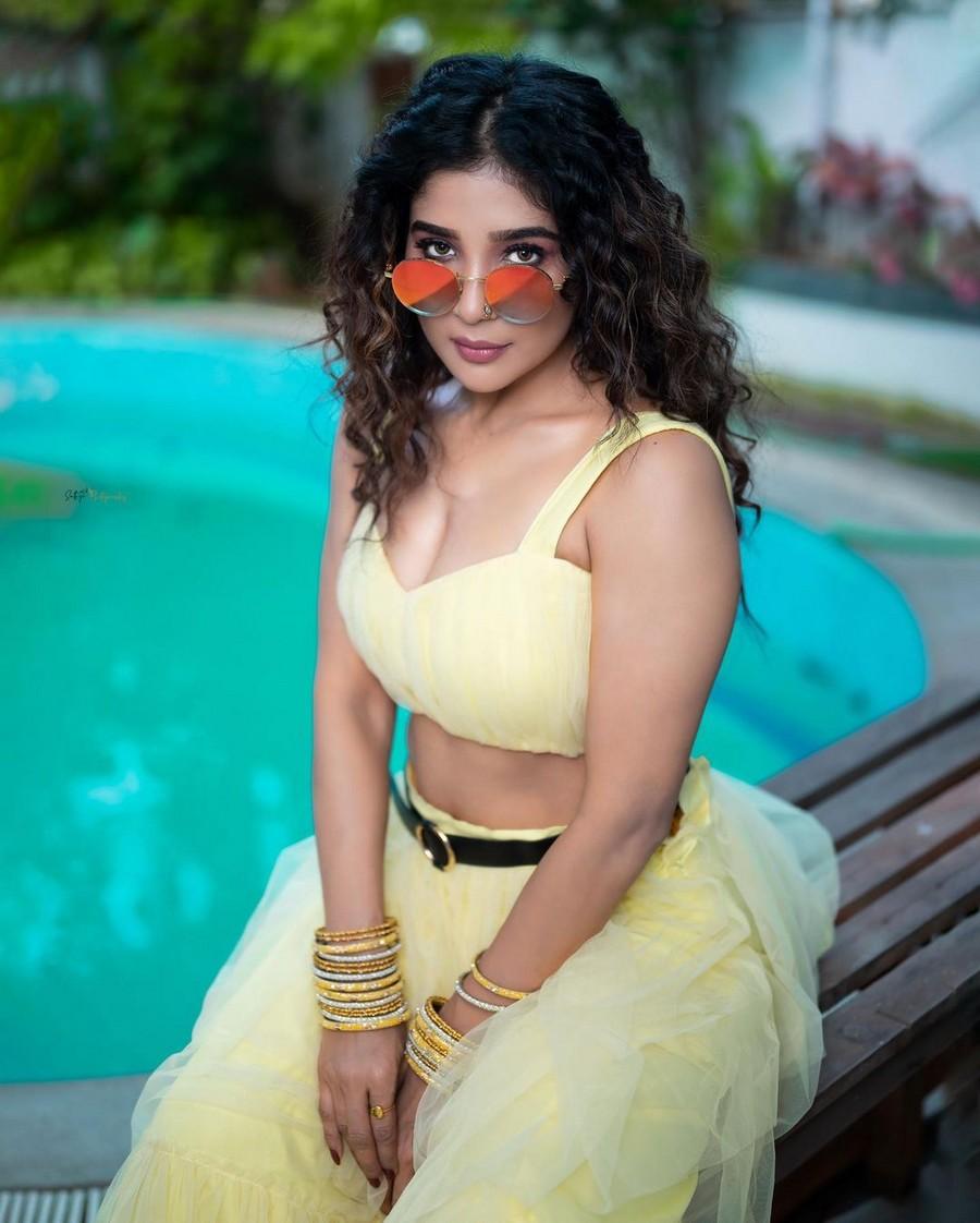 Sakshi Agarwal 6