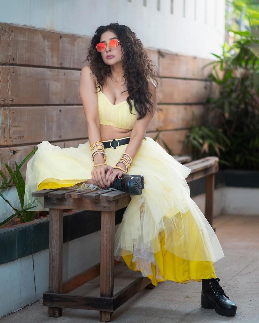 Sakshi Agarwal 8