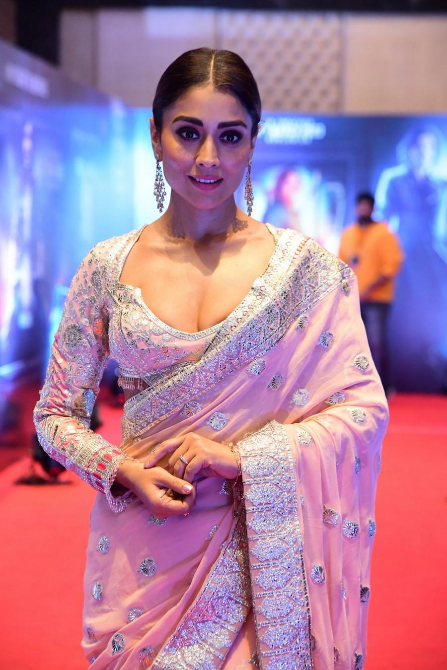 Shriya Saran 8