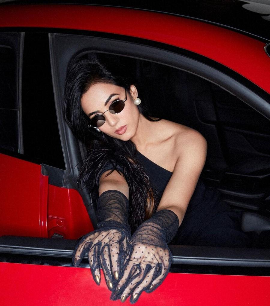 Sonal Chauhan 7