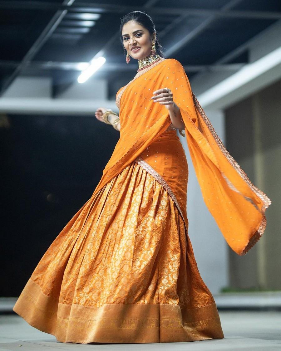 Sreemukhi 4