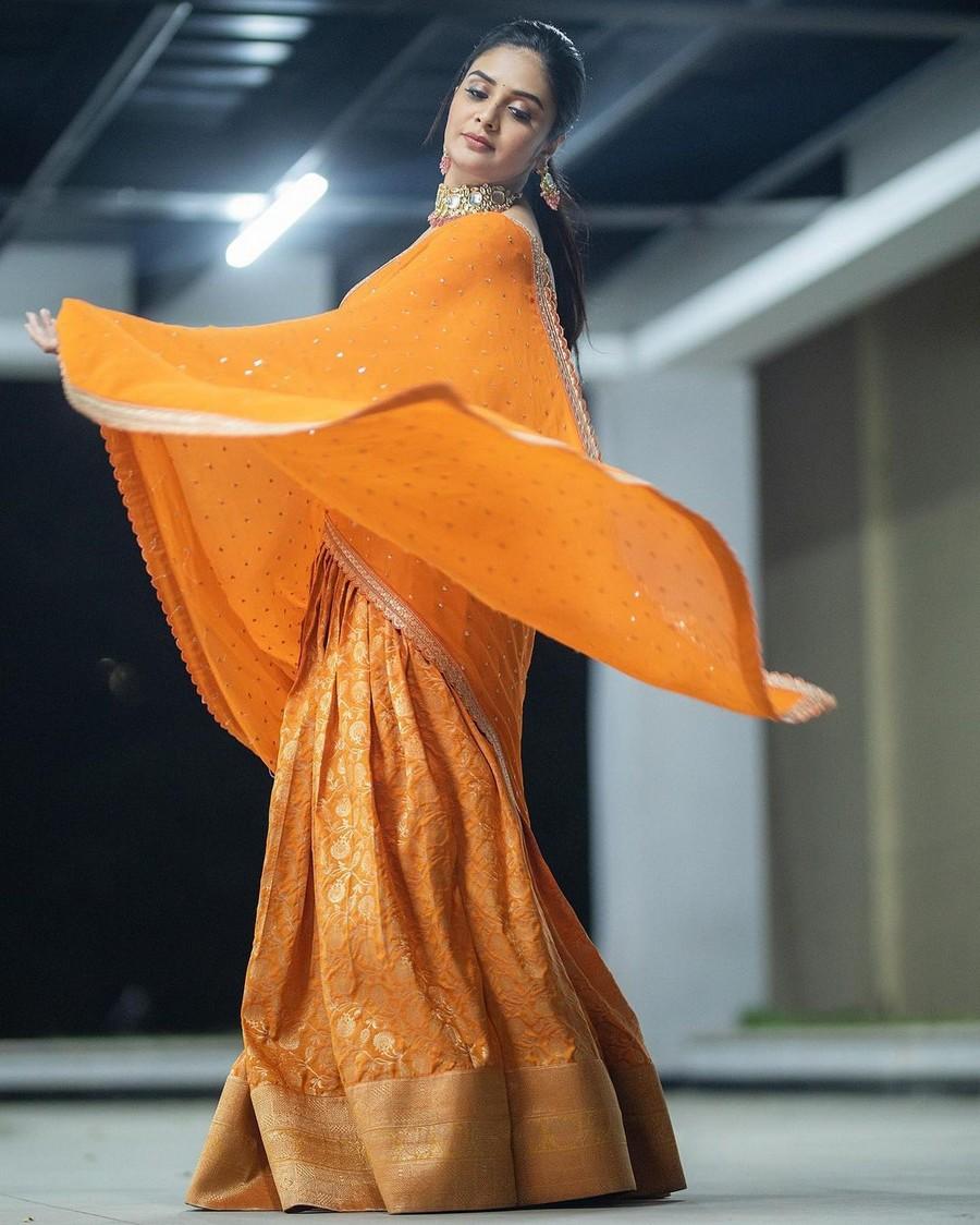 Sreemukhi 7
