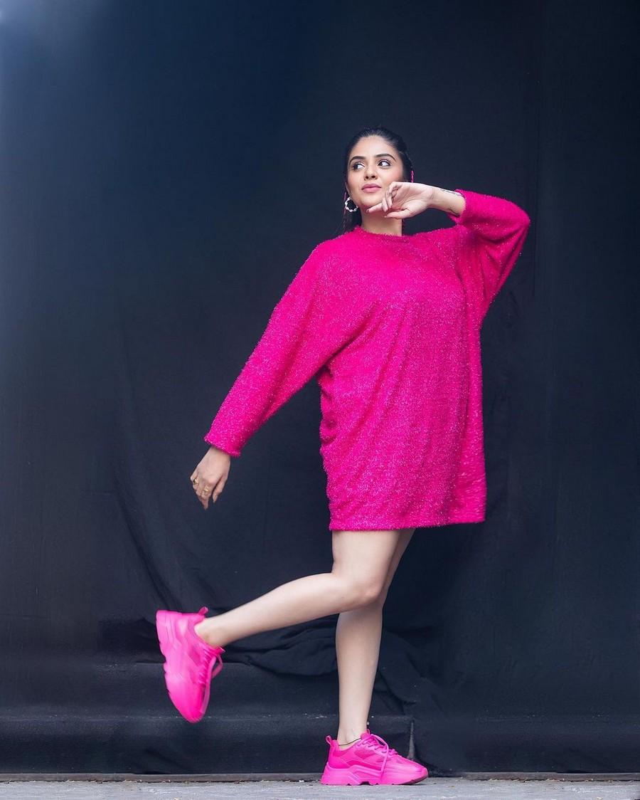 Sreemukhi 4