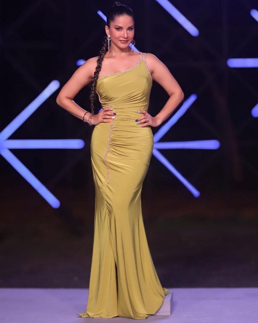 Sunny Leone 7
