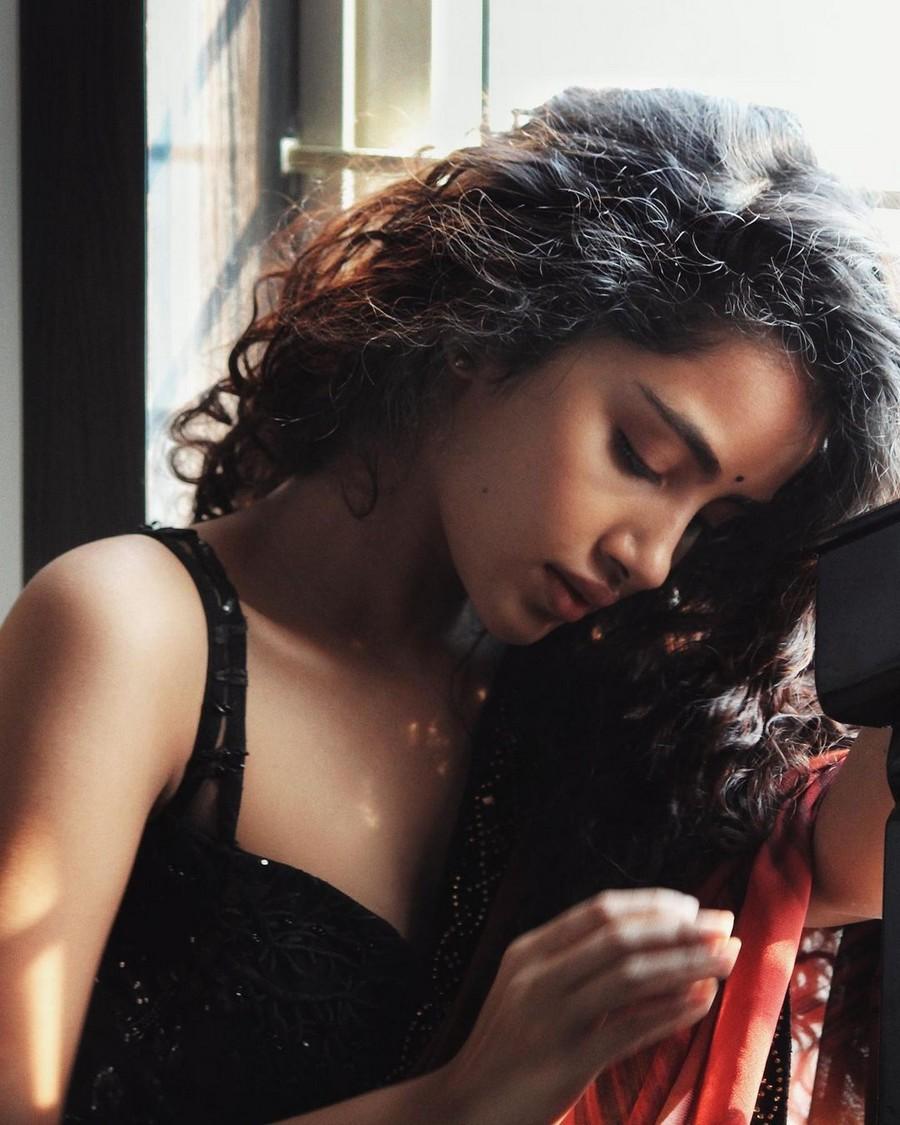 Anupama Parameswaran 16